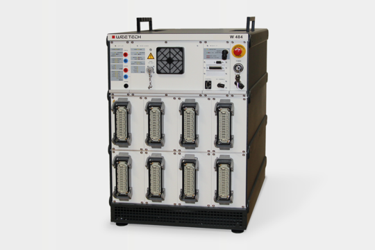 W 484 test system equipped with 7 test point modules of 44 test points each (total 308 test points)